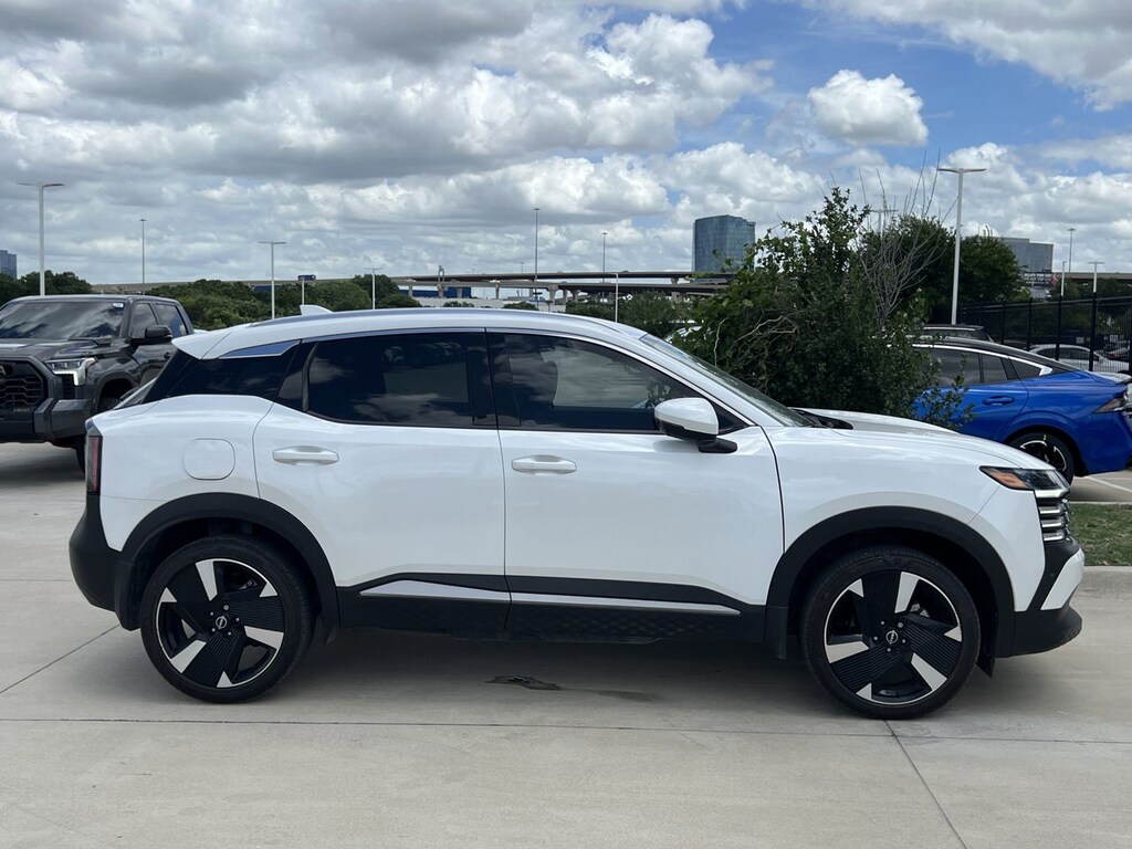 Used 2025 Nissan Kicks SR SUV