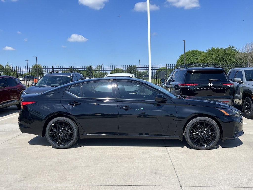 New 2026 Nissan Altima SR Sedan