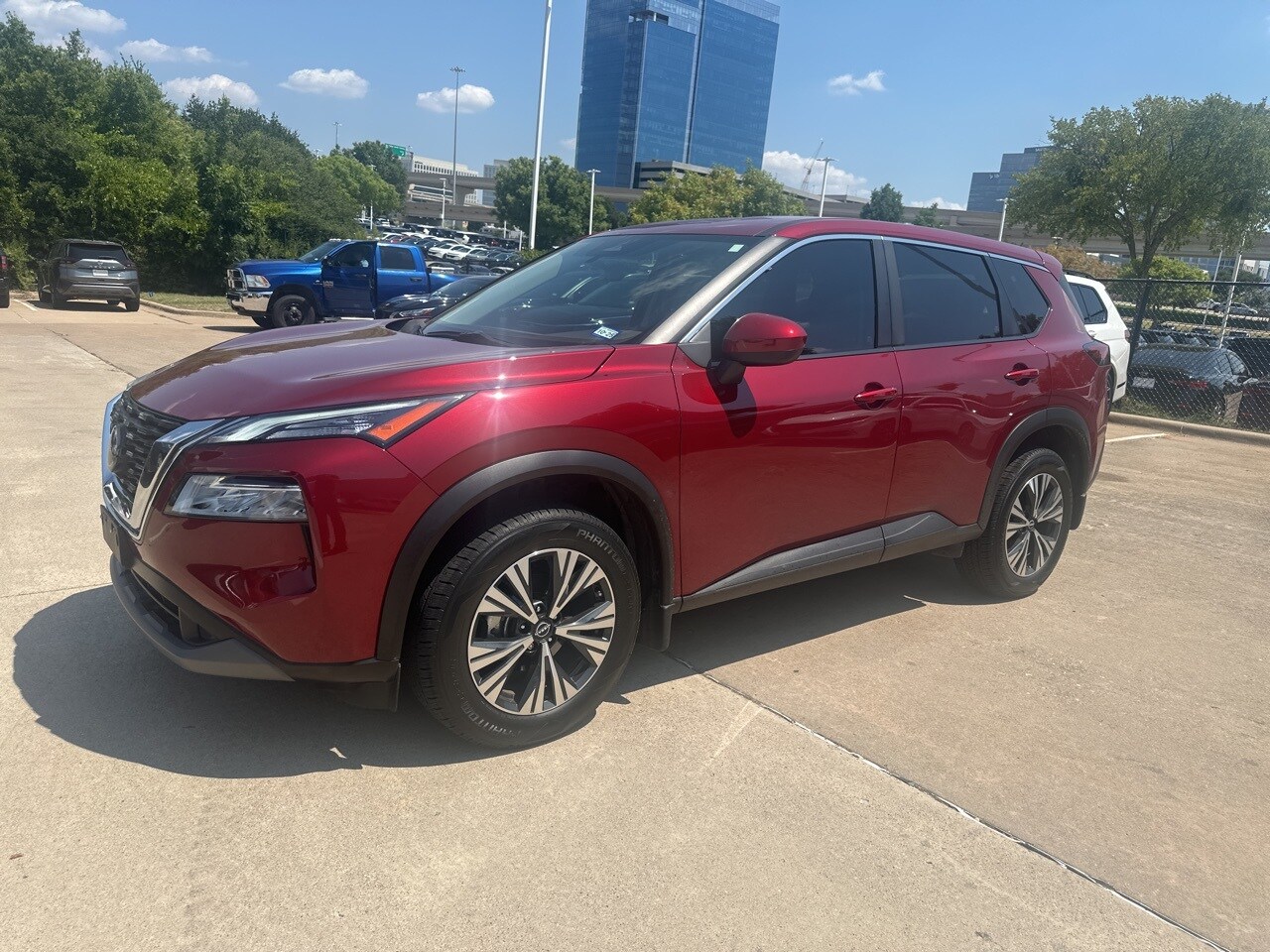 2023 Nissan Rogue SV photo 2