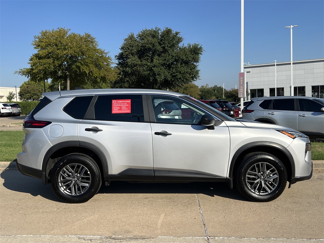 2025 Nissan Rogue S photo 3