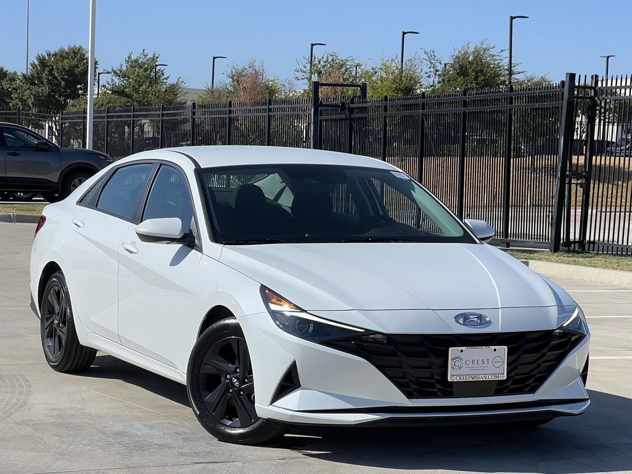 Quartz White 2022 Hyundai Elantra Sedan Front-Wheel Drive Continuously Variable Transmission