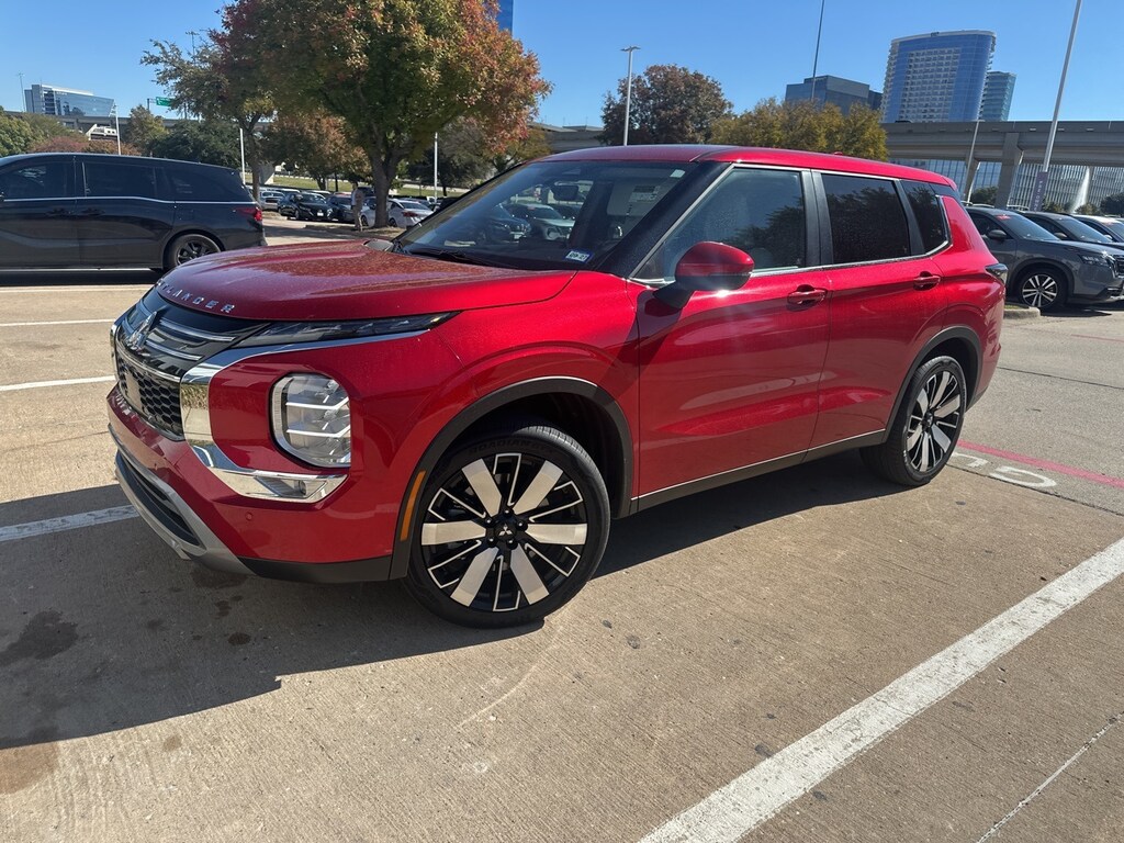Used 2025 Mitsubishi Outlander SE SUV