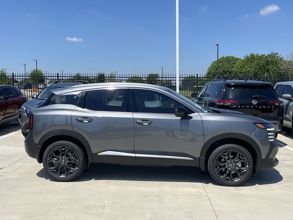 New 2026 Nissan Kicks SR SUV