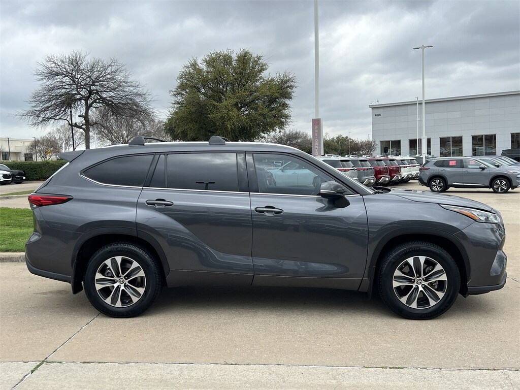 Used 2020 Toyota Highlander XLE SUV