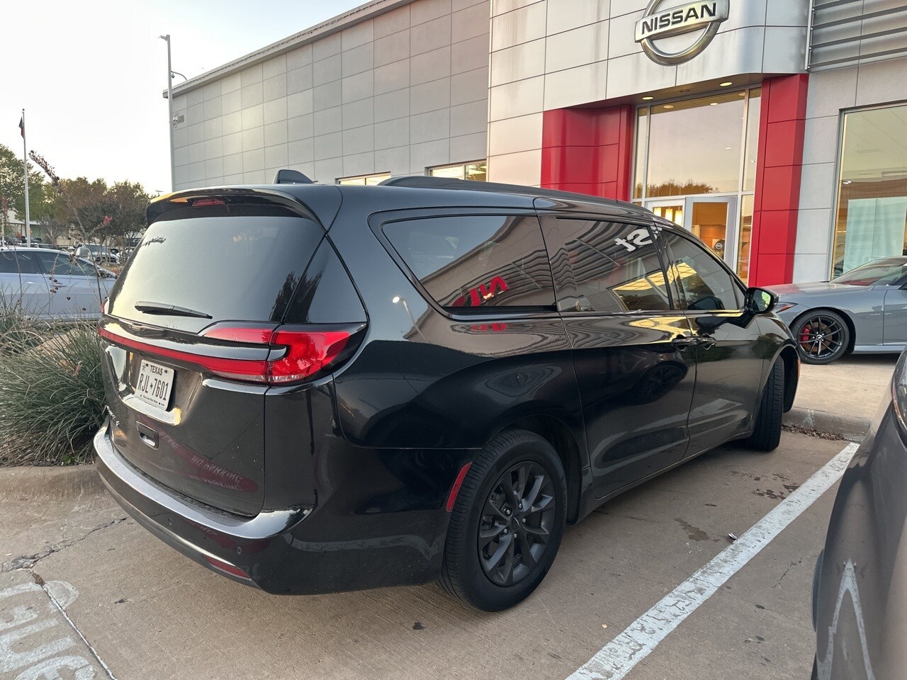 2021 Chrysler Pacifica Touring S Appearance photo 4