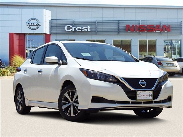 Download 2020 Nissan Leaf S Background