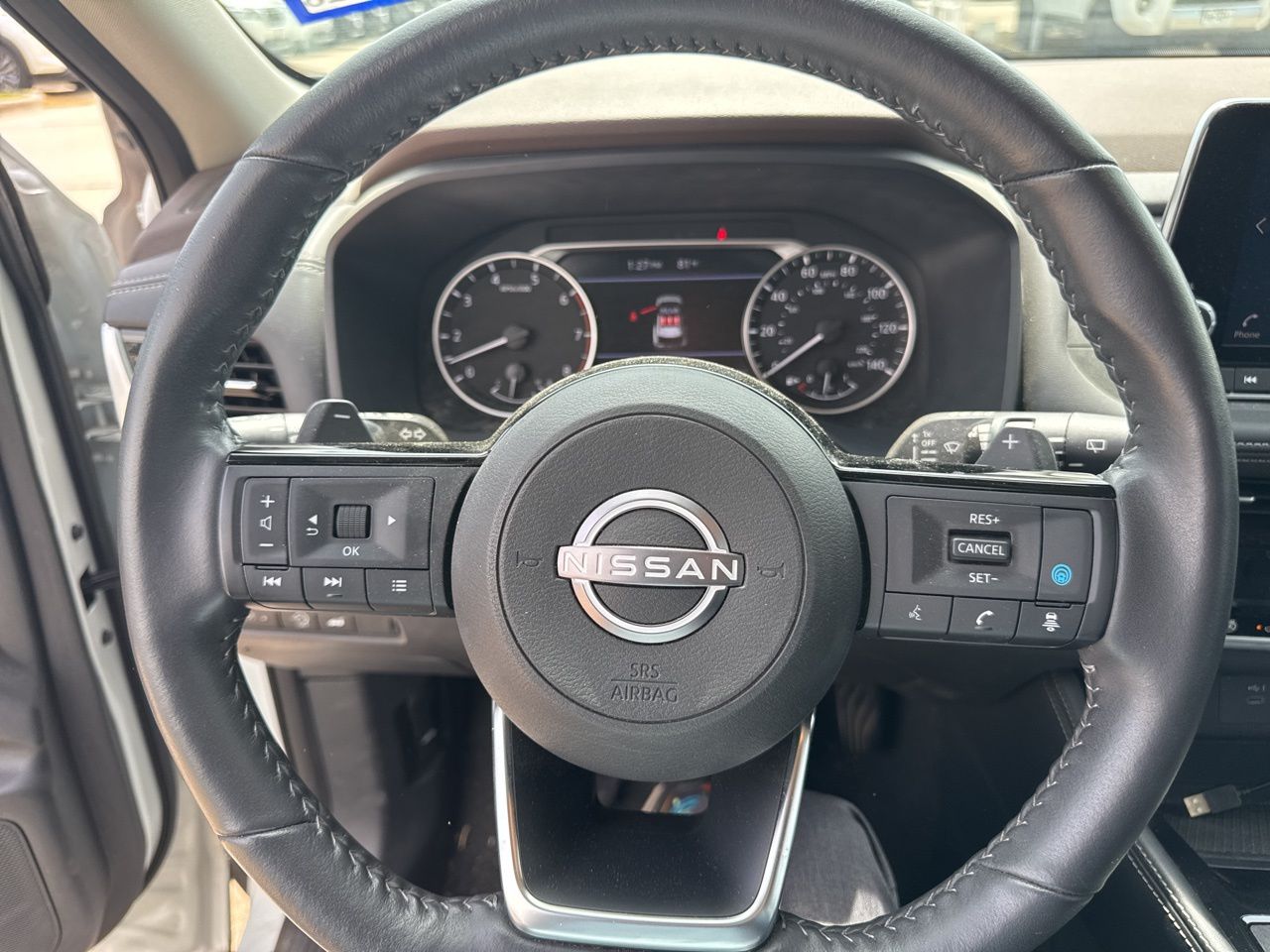 View vehicle photo 7