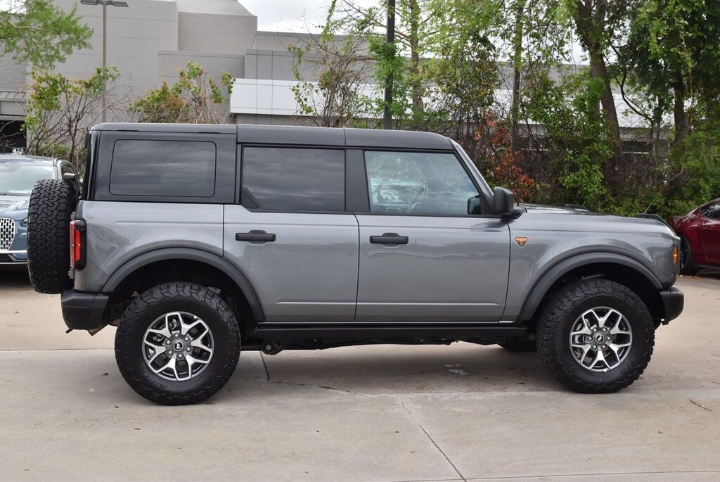 Used 2025 Ford Bronco Badlands SUV