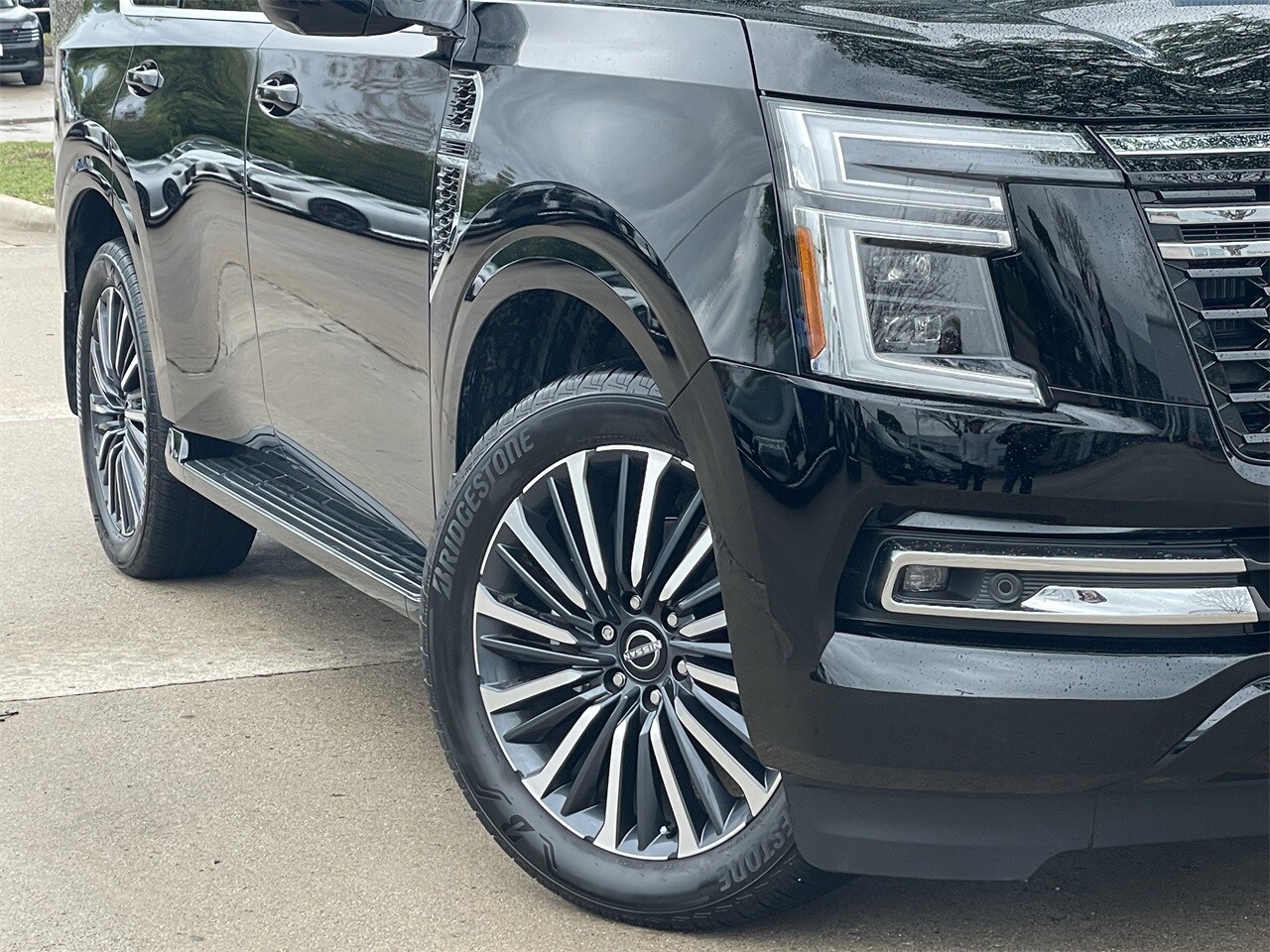 2025 Nissan Armada Platinum Reserve photo 3