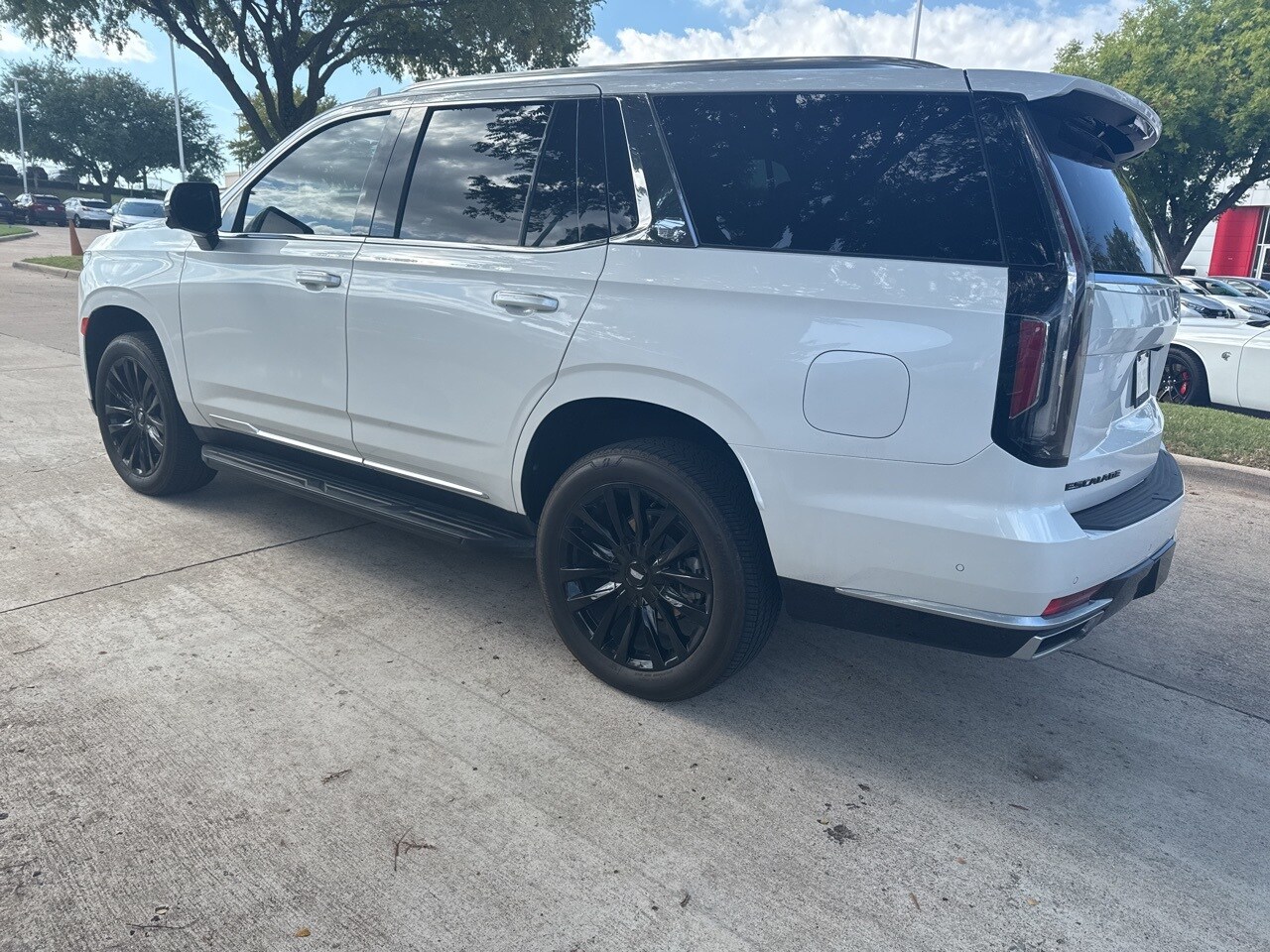 2024 Cadillac Escalade Premium Luxury photo 4