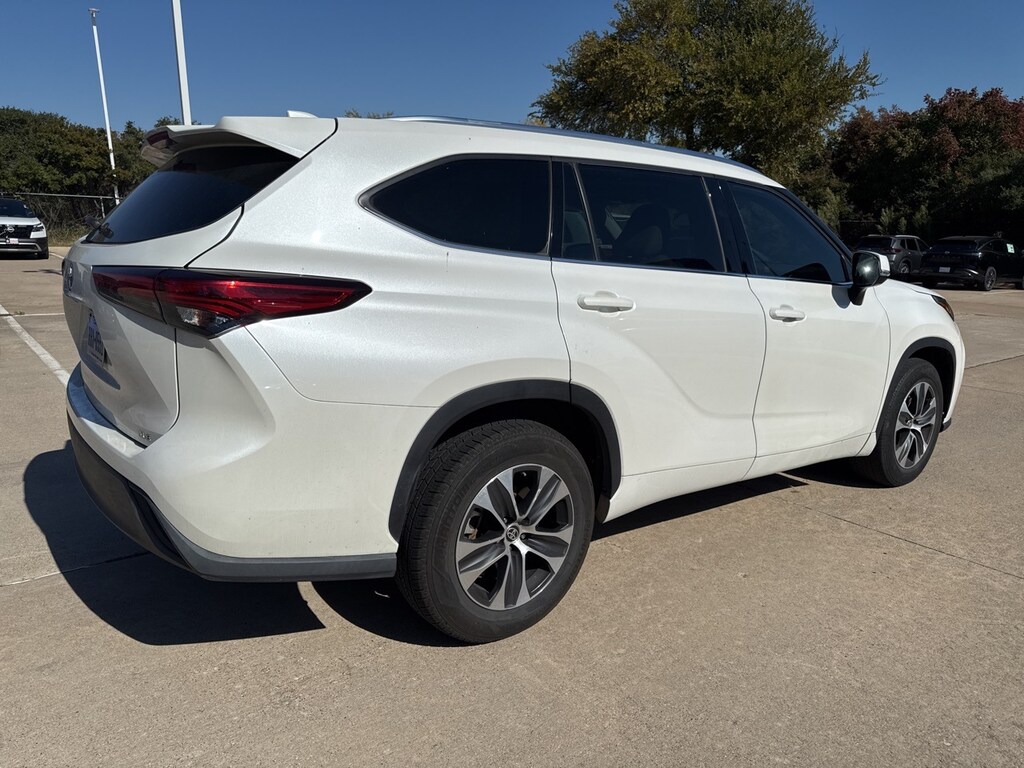 Used 2020 Toyota Highlander XLE SUV