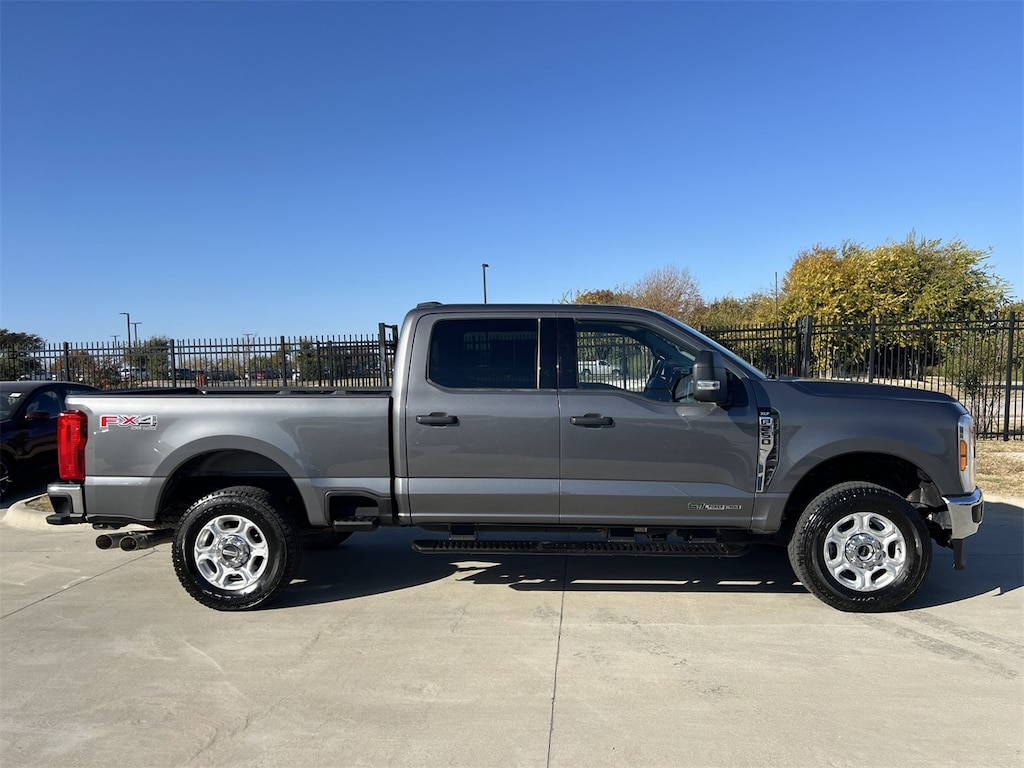 Used 2025 Ford F-250 XLT Truck Crew Cab