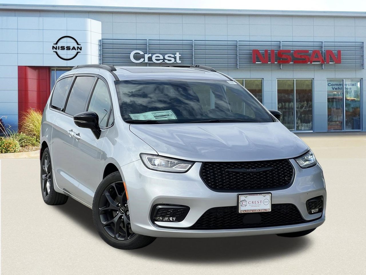 2023 Chrysler Pacifica Limited's photo