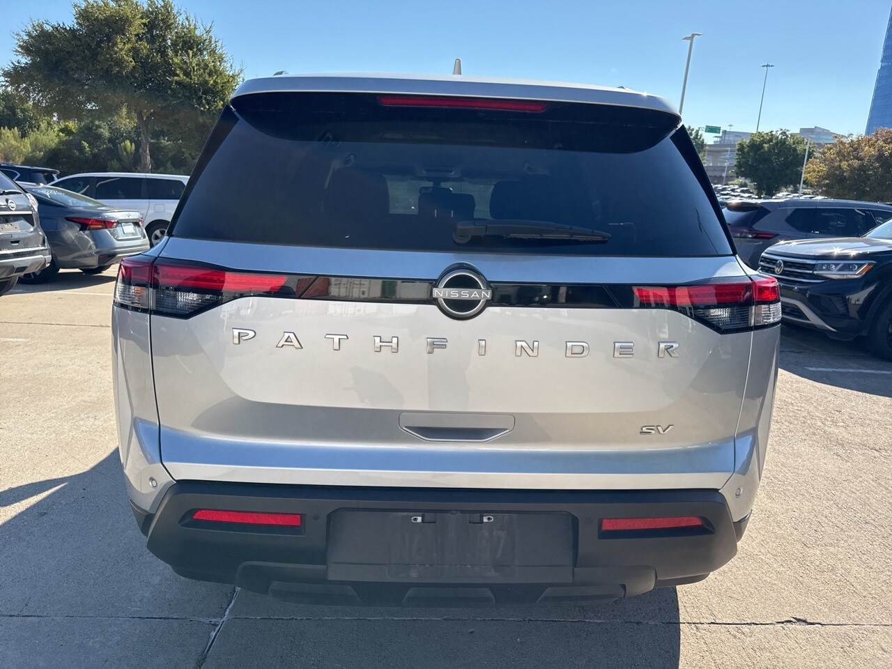 2024 Nissan Pathfinder SV photo 3