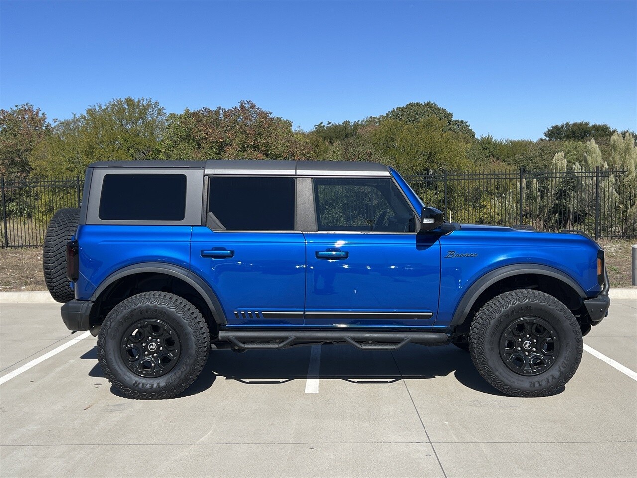 2021 Ford Bronco First Edition photo 3