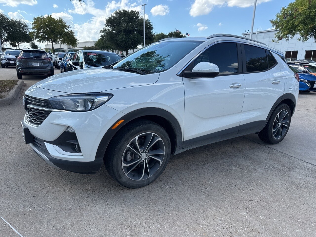 2022 Buick Encore Select photo 2