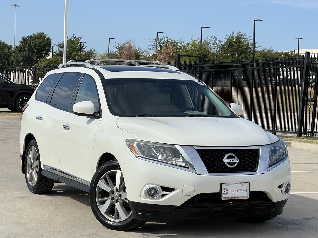 Used 2016 Nissan Pathfinder Platinum with VIN 5N1AR2MN4GC647713 for sale in Frisco, TX