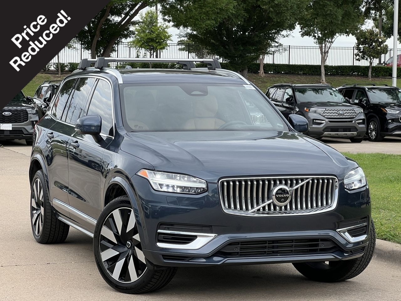 2023 Volvo XC90 T8 Recharge Ultimate Bright Theme 4WD's photo