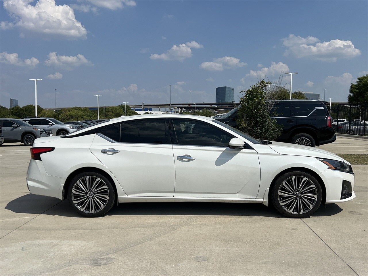 2024 Nissan Altima 2.5 SL photo 3