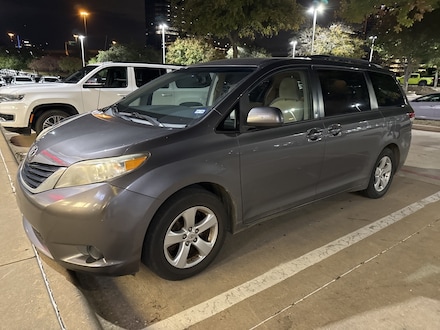 2012 Toyota Sienna LE Van