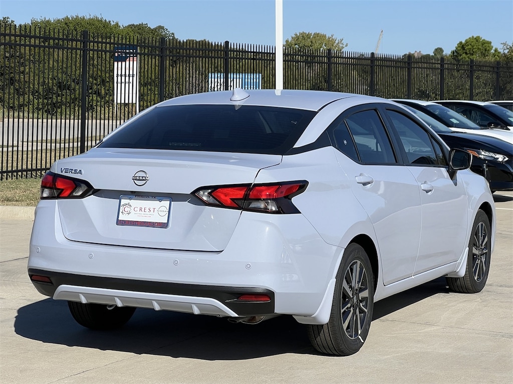 New 2025 Nissan Versa 1.6 SV Sedan