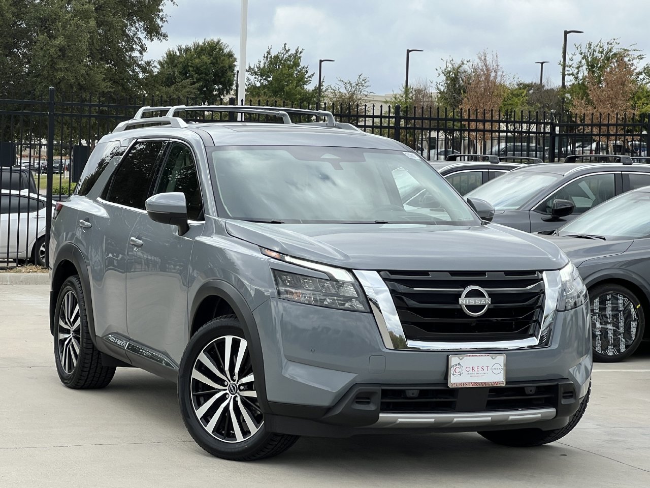 2025 Nissan Pathfinder Platinum 4WD