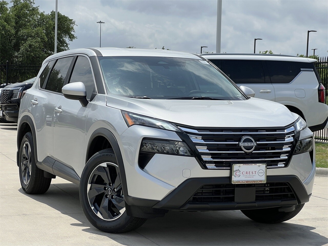 2025 Nissan Rogue SV photo 2