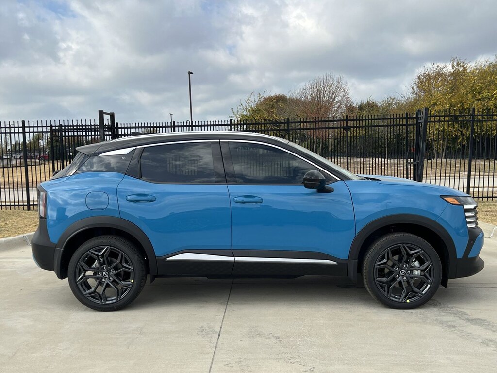 New 2026 Nissan Kicks SR SUV