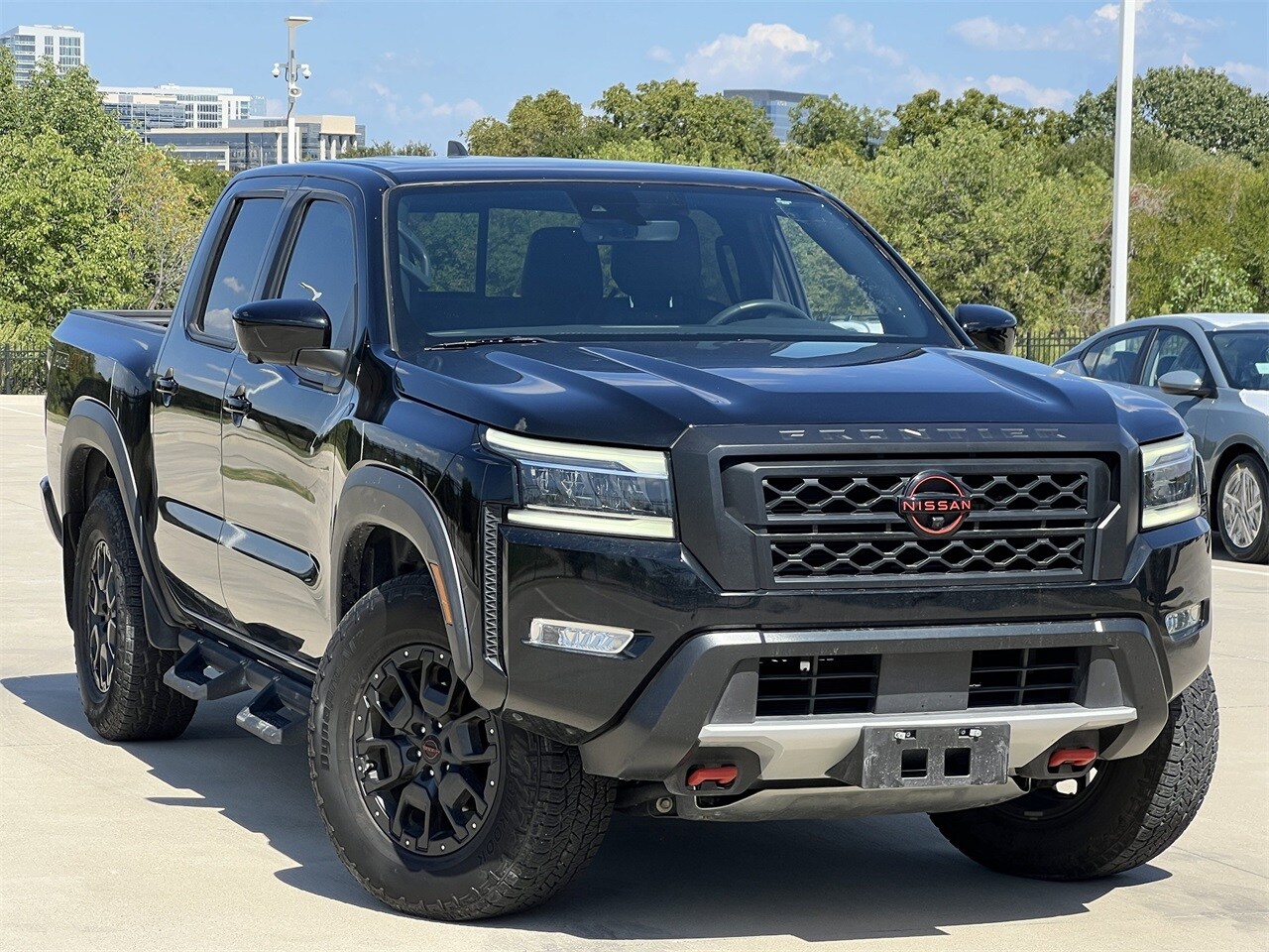 2023 Nissan Frontier PRO-4X photo 2