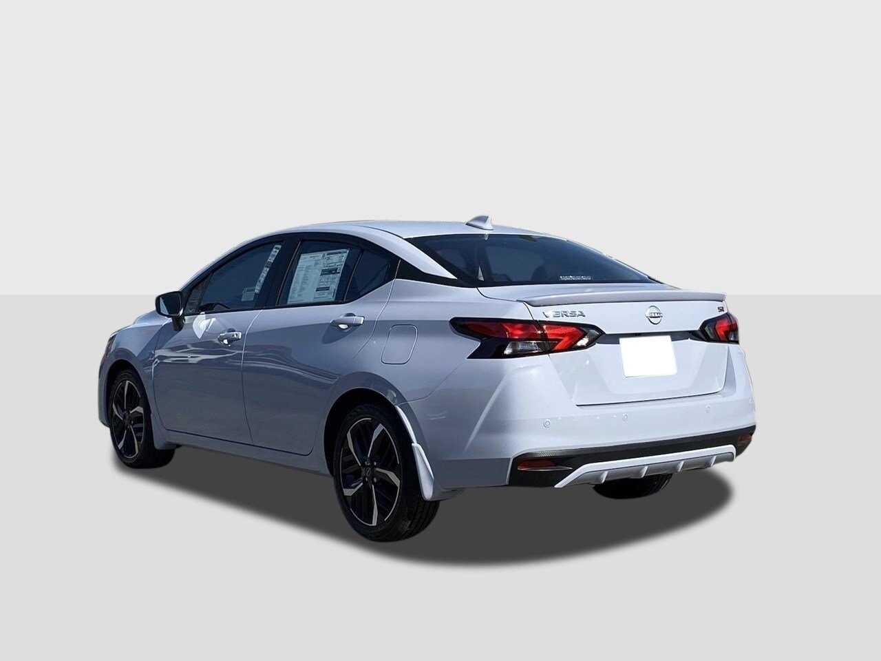 2025 Nissan Versa SR photo 2