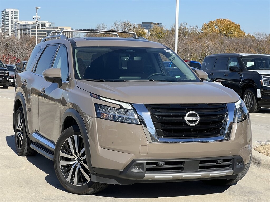 Used 2024 Nissan Pathfinder Platinum SUV