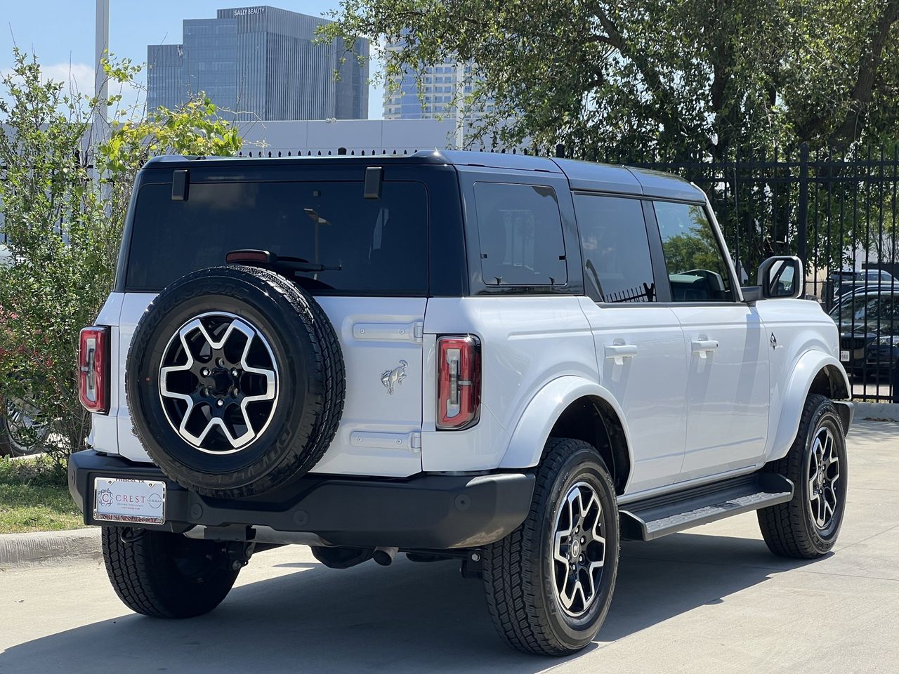 View vehicle photo 4