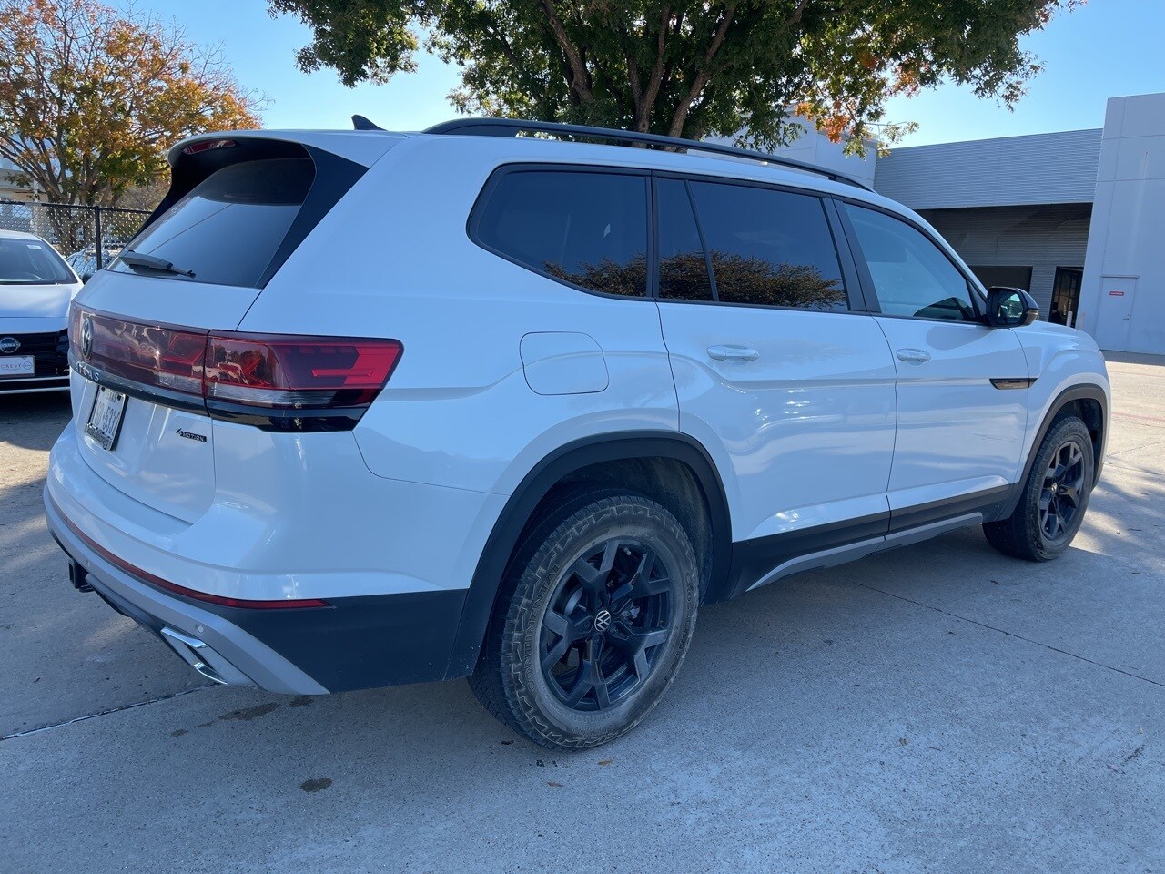 2024 Volkswagen Atlas Peak Edition SEL photo 3