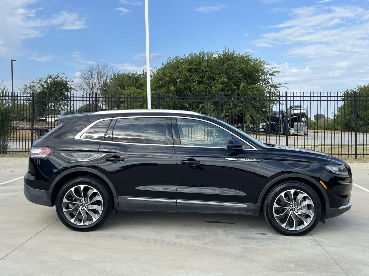 2022 Lincoln Nautilus 4