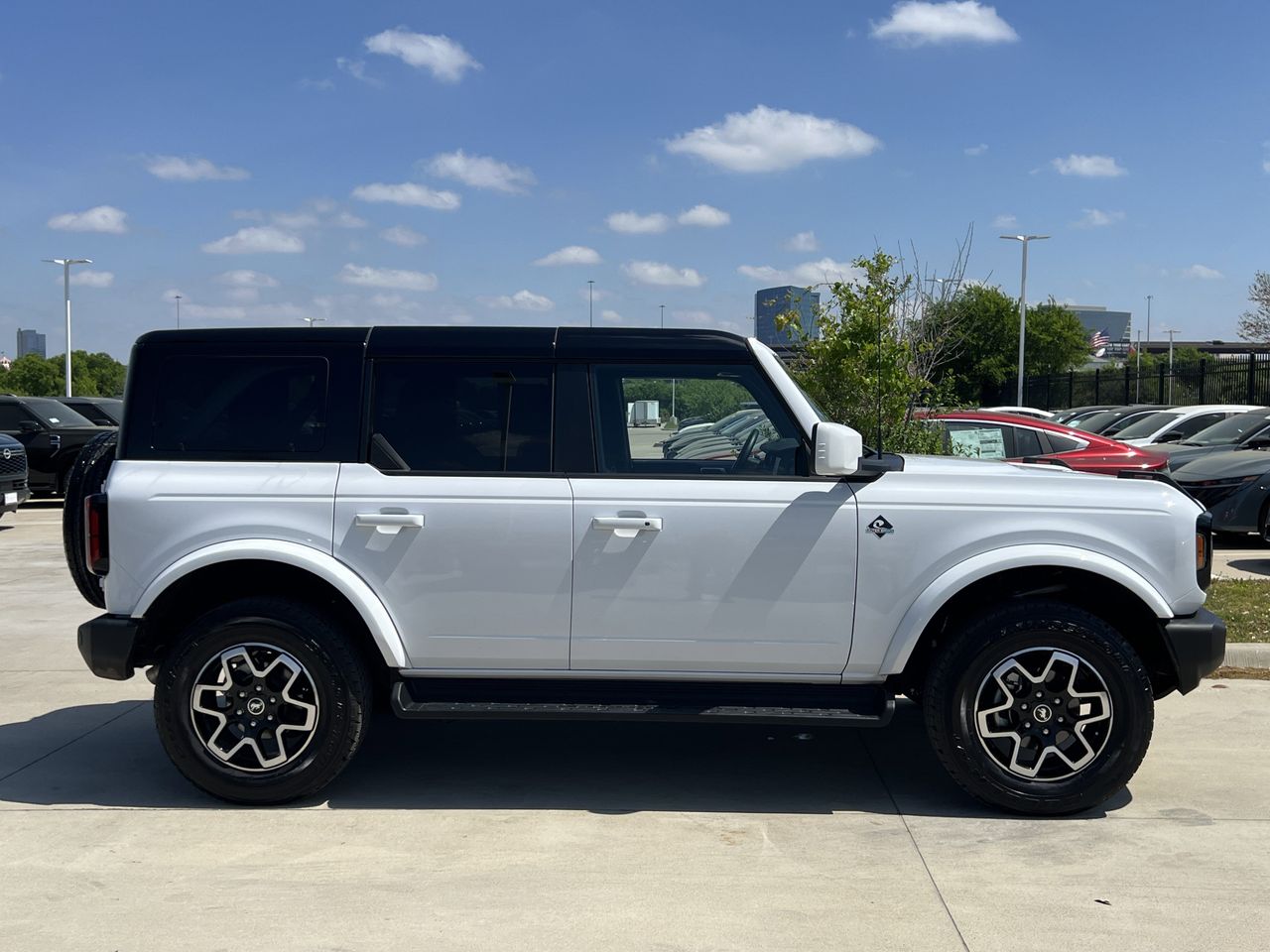 View vehicle photo 3