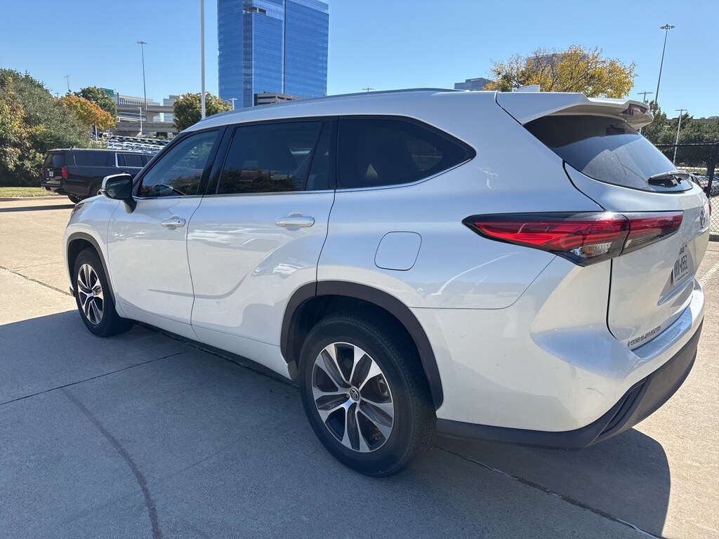 Used 2020 Toyota Highlander XLE SUV