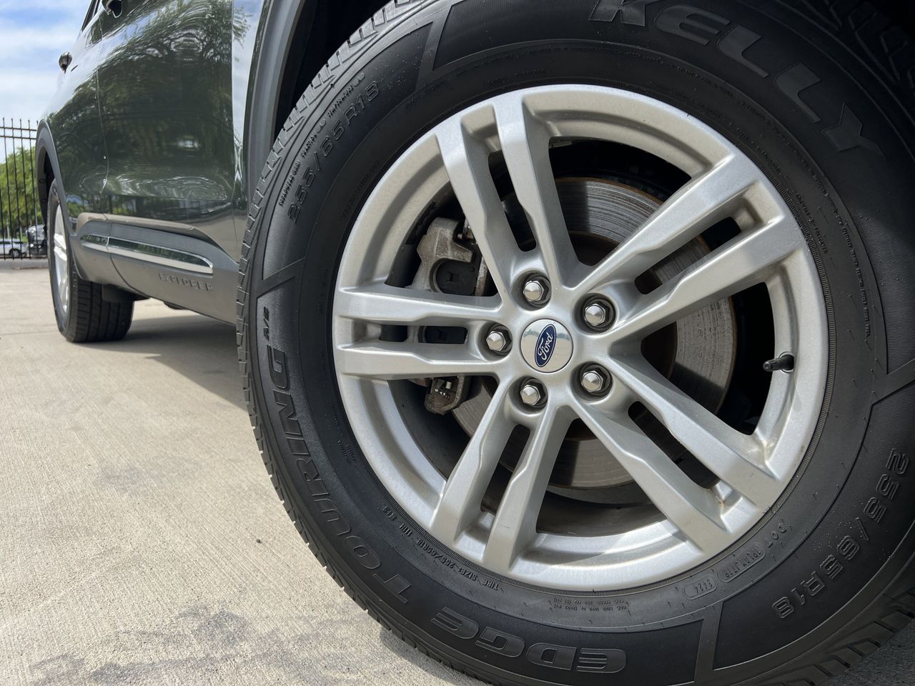 View vehicle photo 7