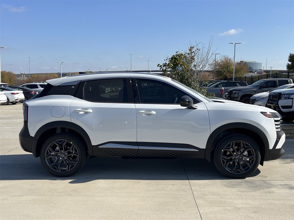 New 2026 Nissan Kicks SR SUV