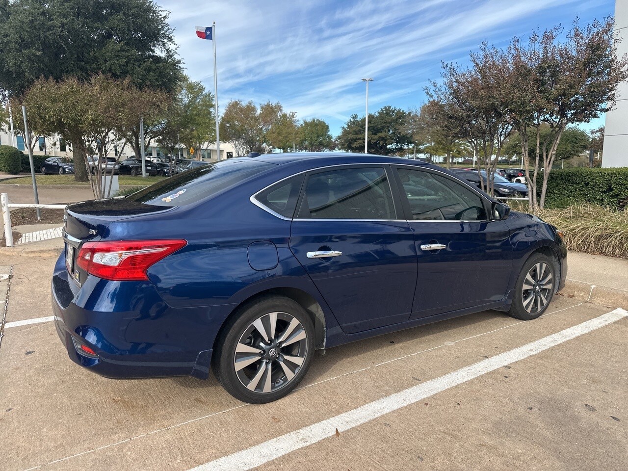 2019 Nissan Sentra SV photo 4