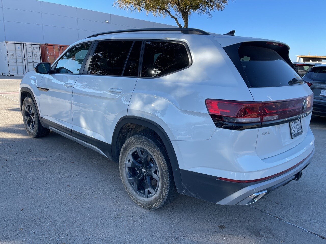 2024 Volkswagen Atlas Peak Edition SEL photo 4