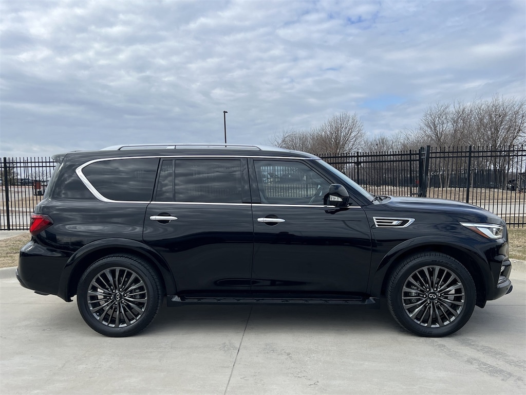 Used 2023 INFINITI QX80 Premium Select SUV