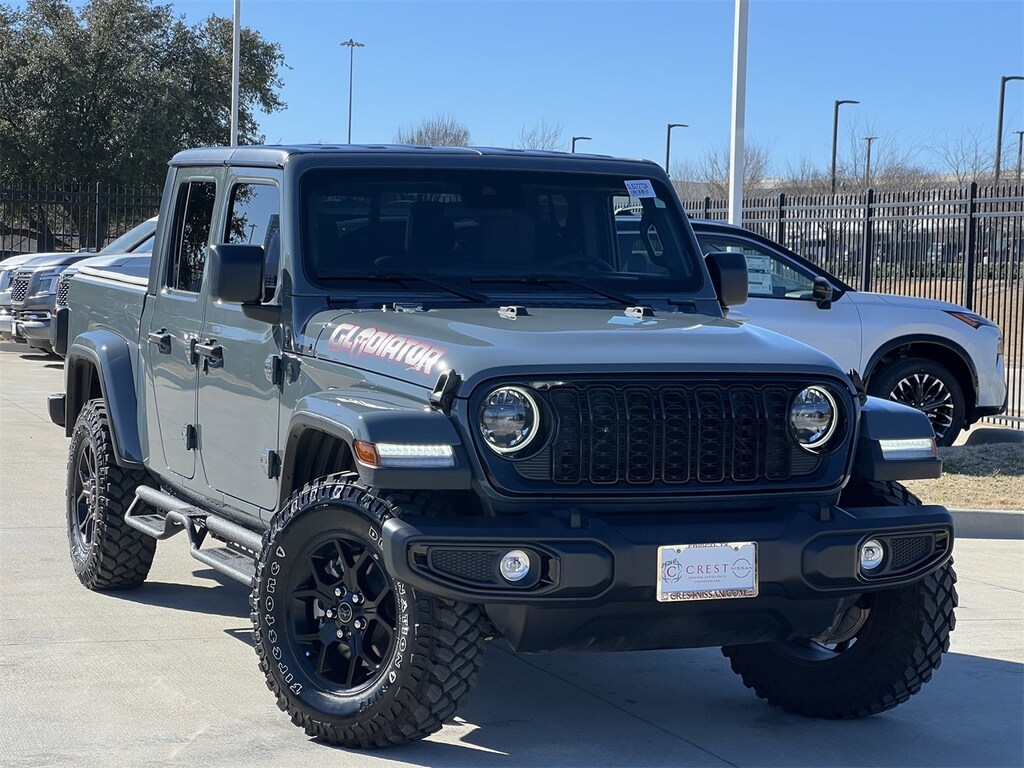 Used 2025 Jeep Gladiator Willys Truck Crew Cab