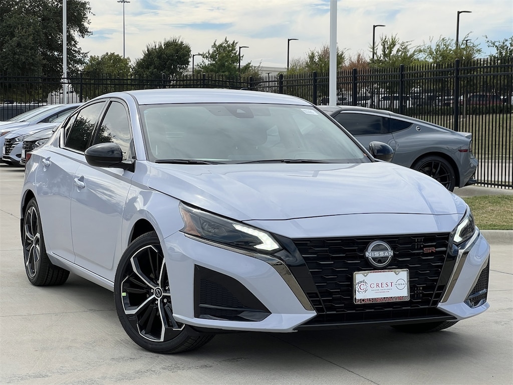 New 2025 Nissan Altima SR Sedan