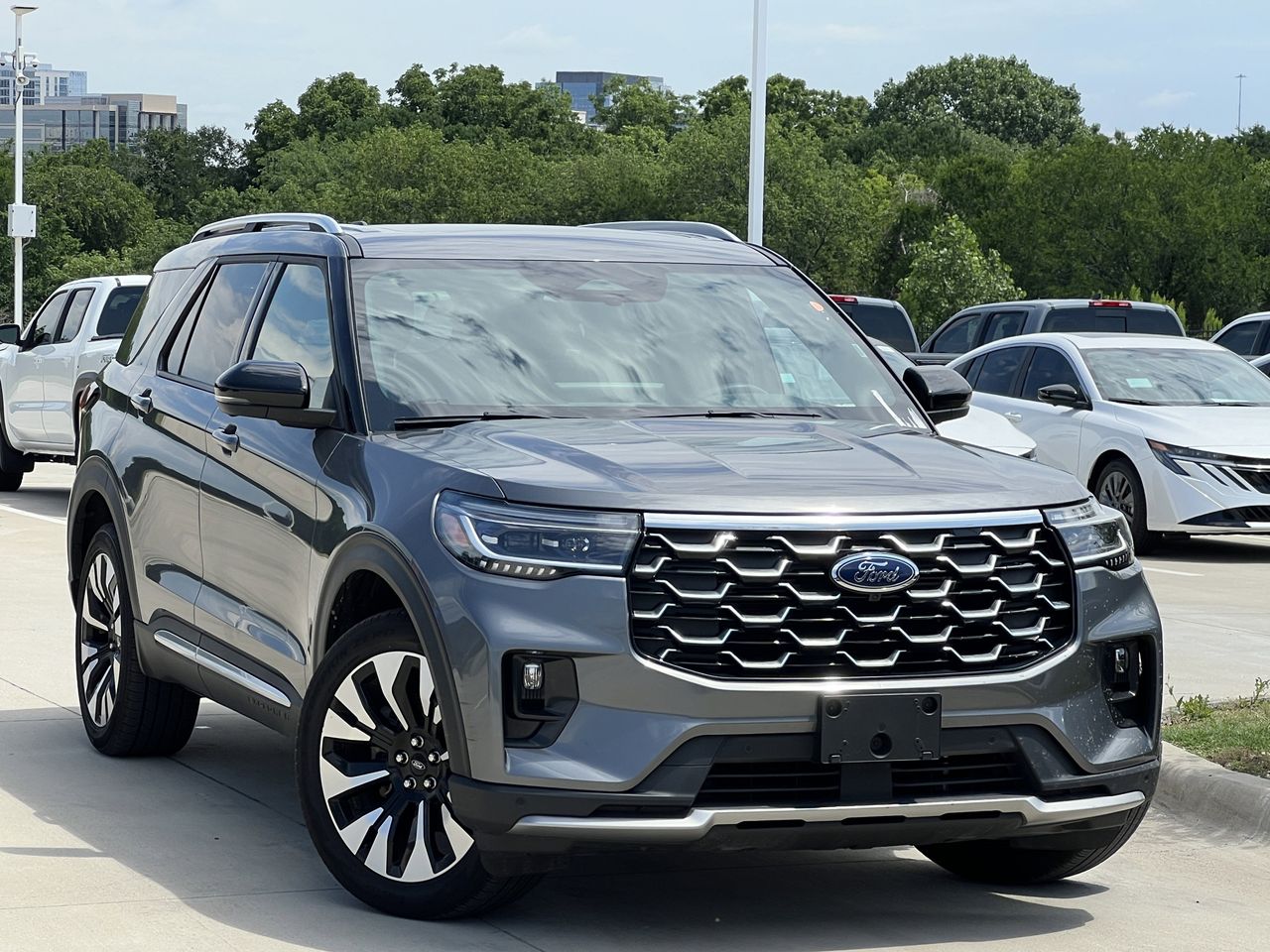 2025 Ford Explorer Platinum 4WD (PL535)'s photo