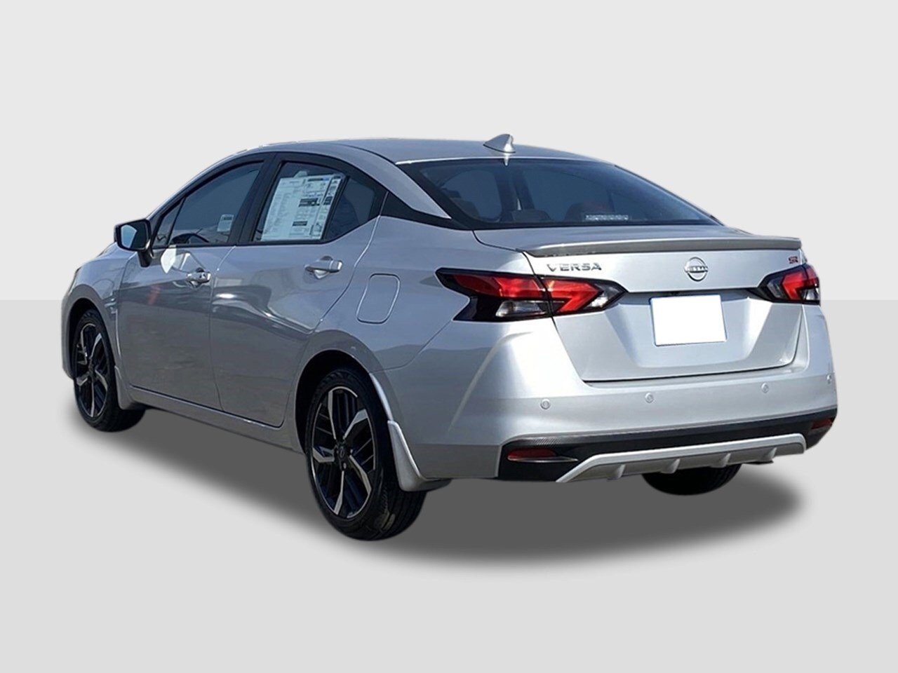 2025 Nissan Versa SR photo 2
