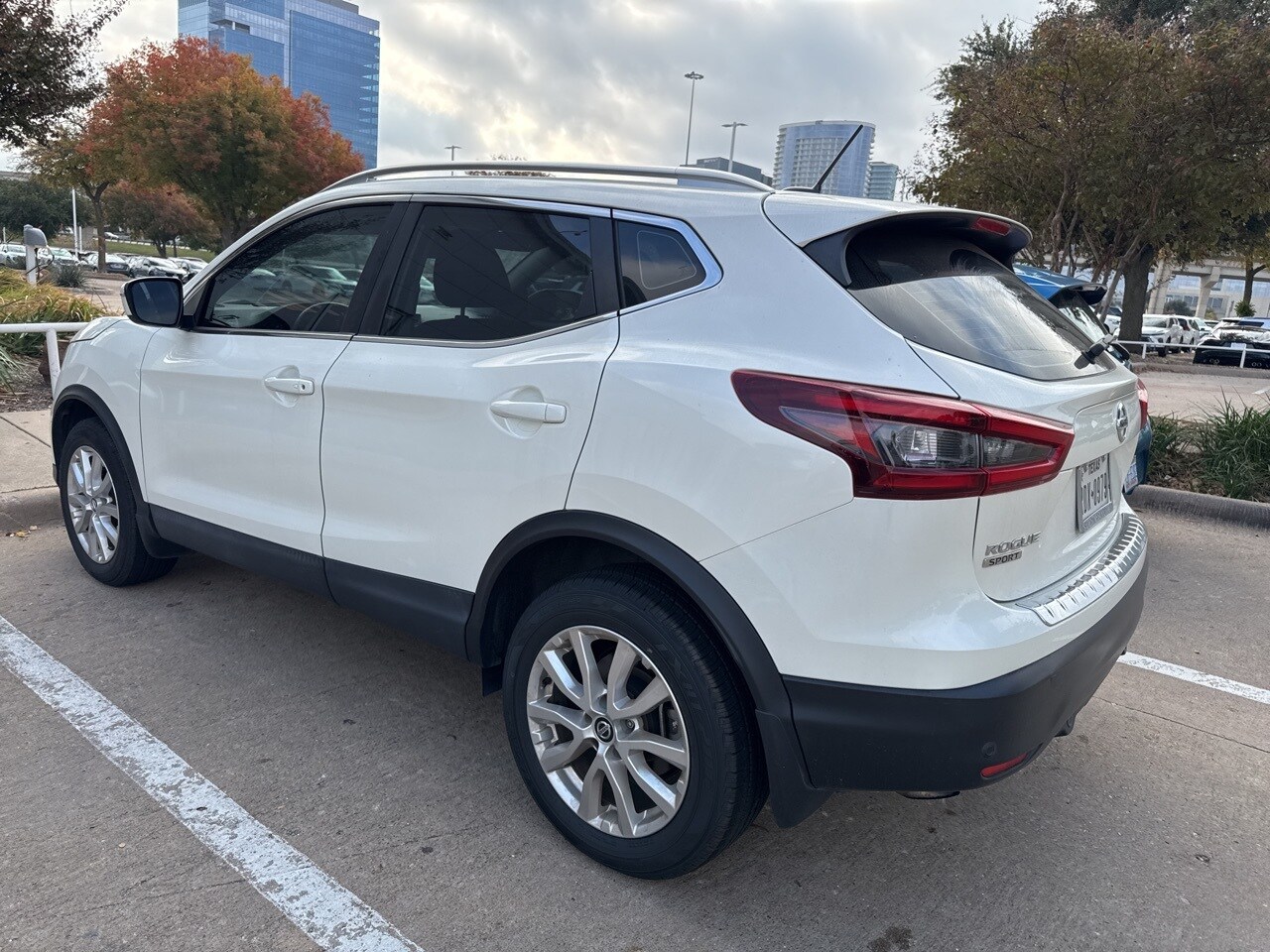 2021 Nissan Rogue Sport SV photo 4