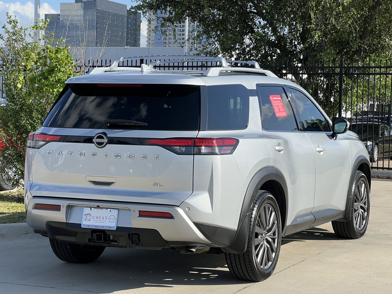 View vehicle photo 4