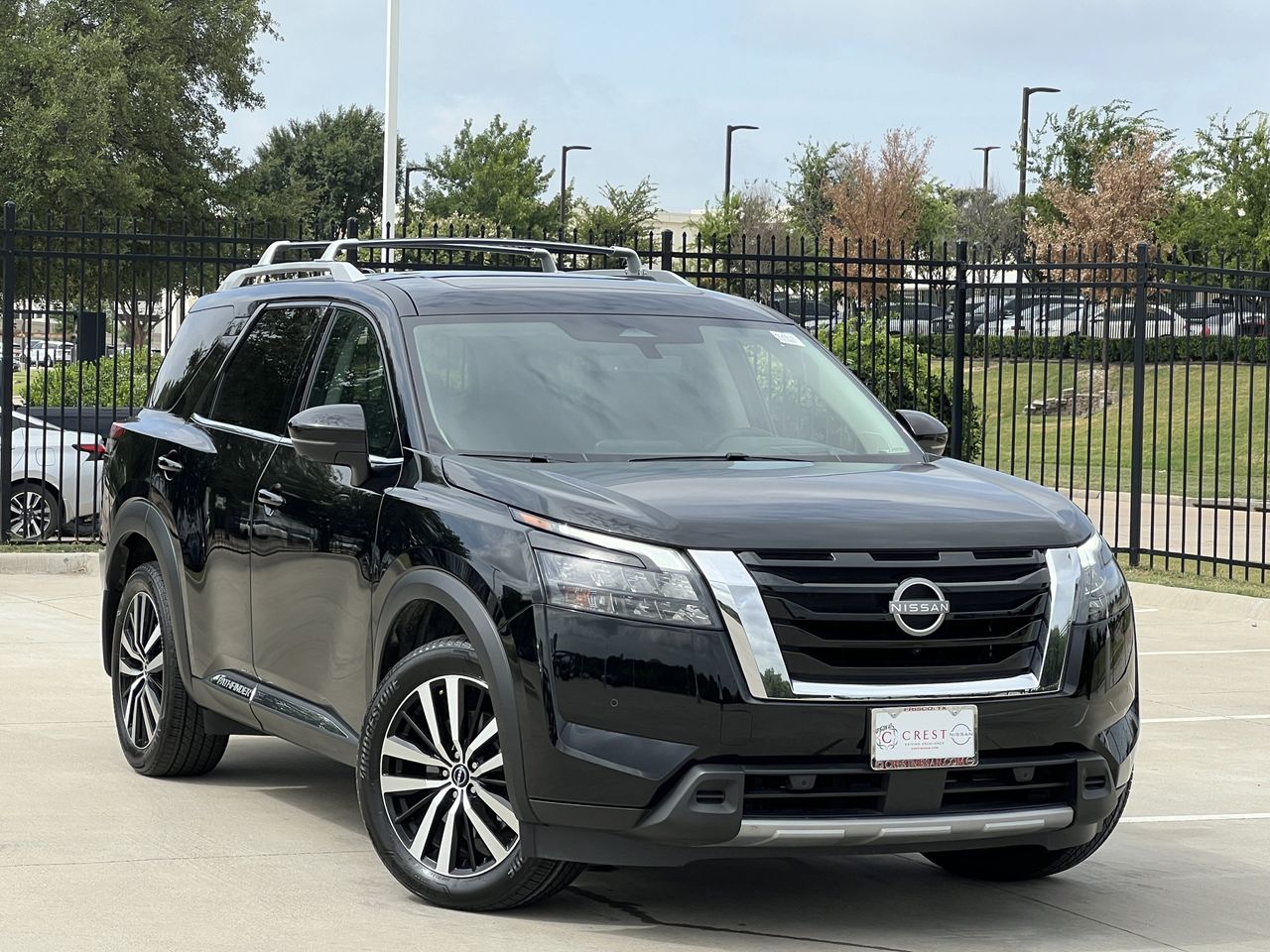 Super Black 2025 Nissan Pathfinder SUV / Crossover Front-Wheel Drive 9-Speed Automatic