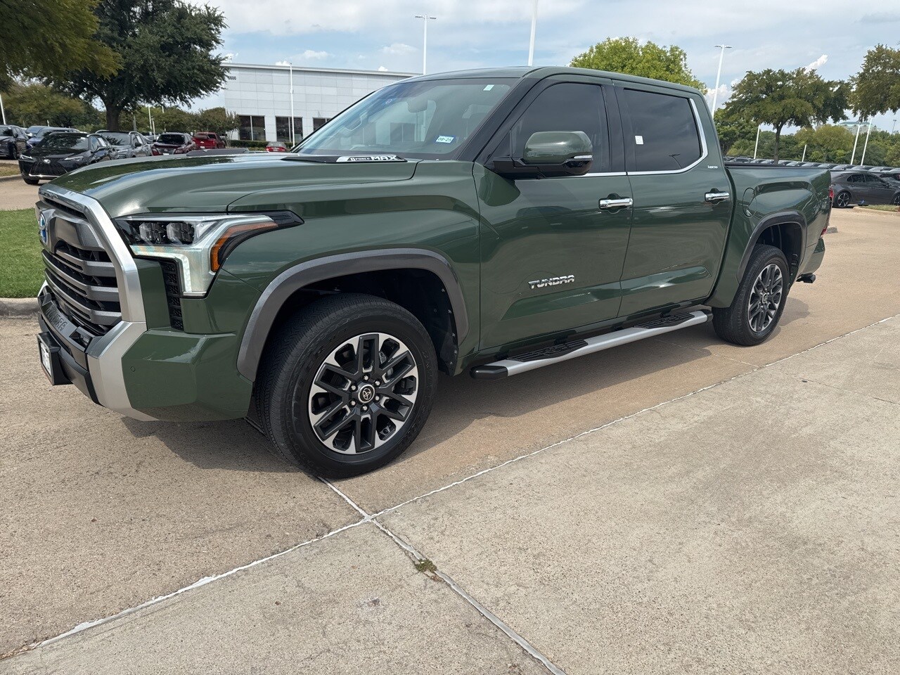 2023 Toyota Tundra Limited photo 2