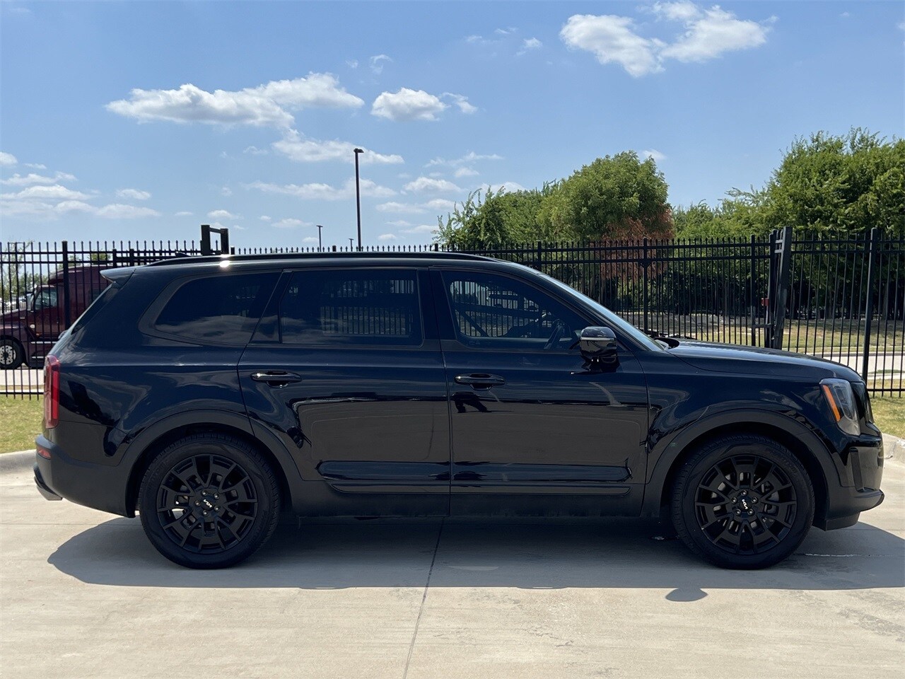2022 Kia Telluride SX Nightfall Edition Prestige photo 3